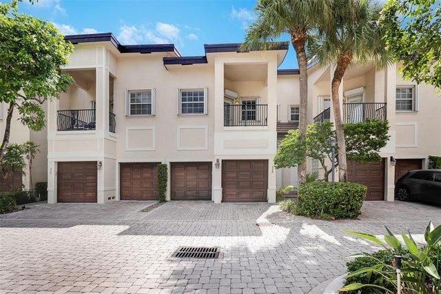 1 of 32 - 320 Ne 7th Ave, Fort Lauderdale, FL