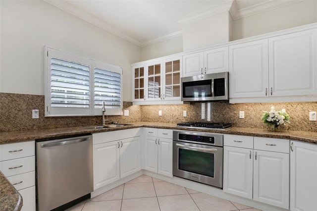 4 of 32 - 320 Ne 7th Ave, Fort Lauderdale, FL