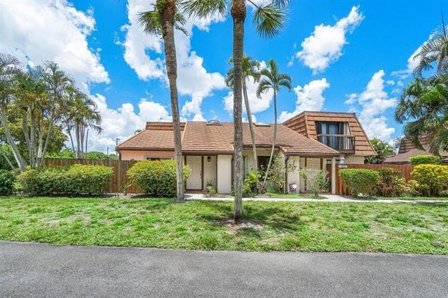 2 of 23 - 4252 Palm Bay Cir D, West Palm Beach, FL