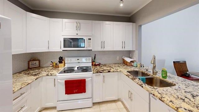 3 of 23 - 4252 Palm Bay Cir D, West Palm Beach, FL