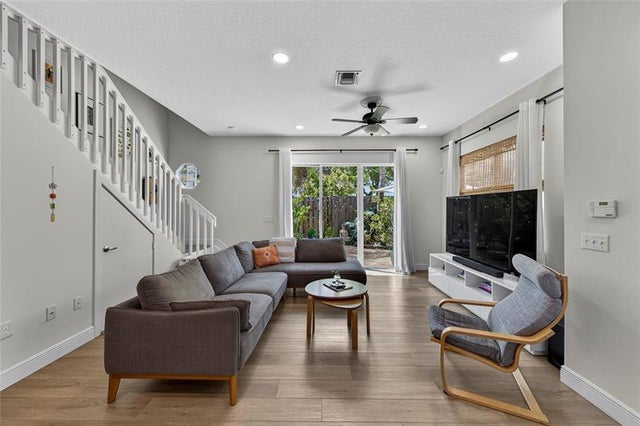 5 of 41 - 15 Ne 20th Ave 15, Pompano Beach, FL