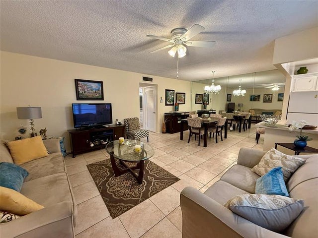 3 of 15 - 5300 Washington St 309m, Hollywood, FL