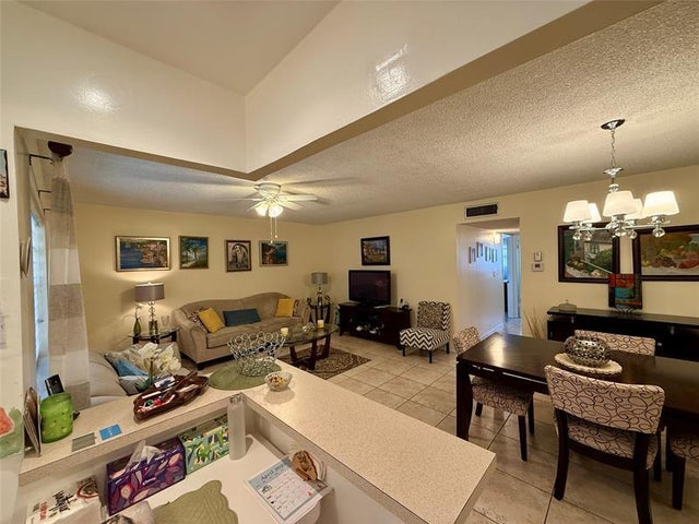 5 of 15 - 5300 Washington St 309m, Hollywood, FL