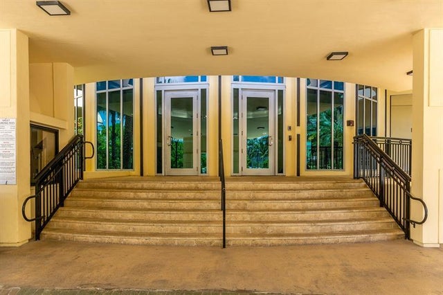 4 of 66 - 2501 S Ocean Dr 1428, Hollywood, FL