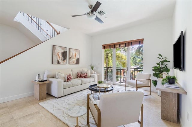 2 of 39 - 506 Se 7th St 304, Fort Lauderdale, FL