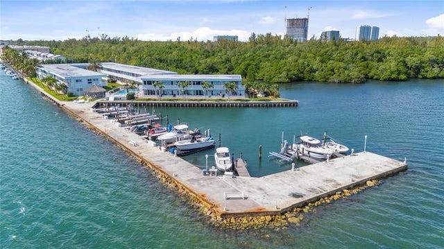 1 of 11 - 2700 Ne 135 St 34, North Miami, FL