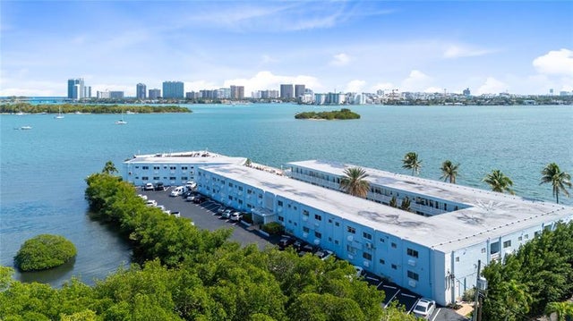 4 of 11 - 2700 Ne 135 St 34, North Miami, FL