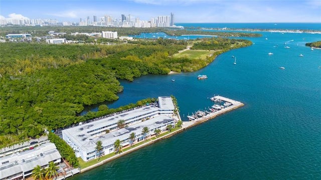 5 of 11 - 2700 Ne 135 St 34, North Miami, FL