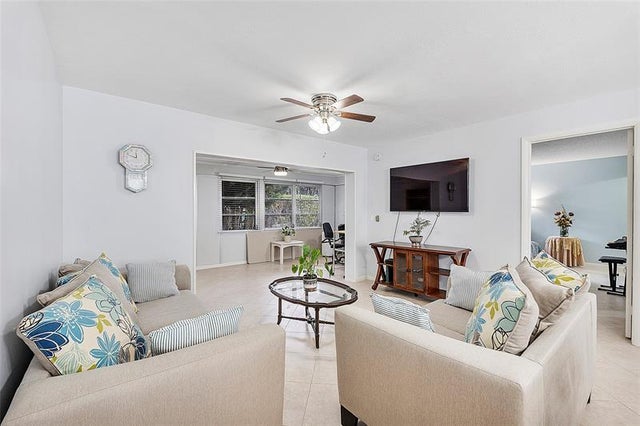 4 of 27 - 393 Bennington Ln 393, Lake Worth, FL