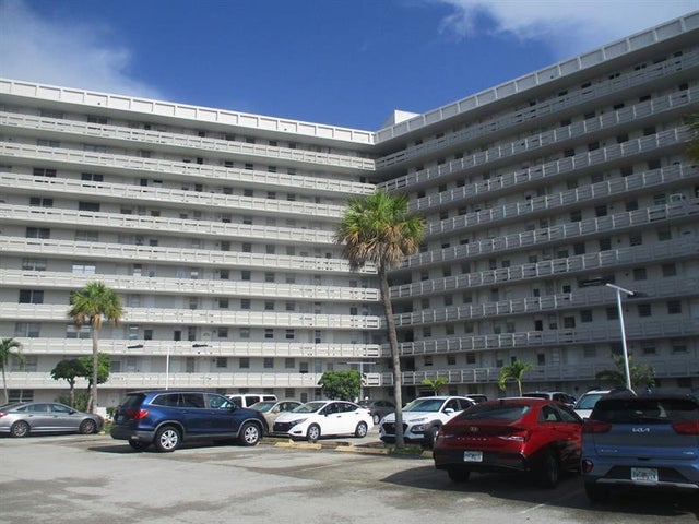 1 of 1 - 1401 Ne Miami Gardens Dr 488, Miami, FL