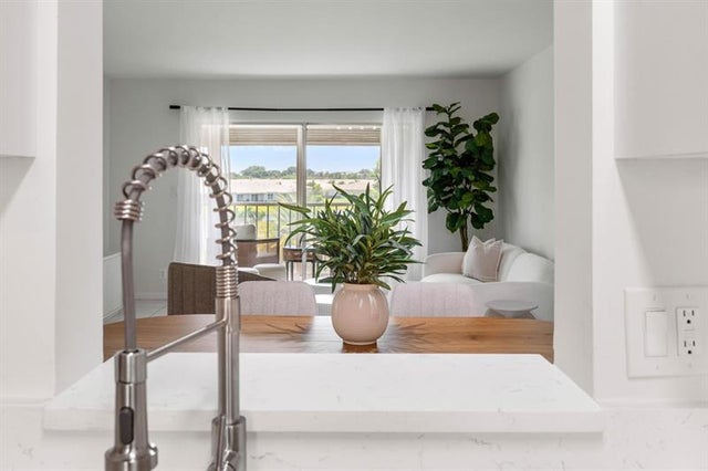 4 of 52 - 6936 Huntington Ln 304, Delray Beach, FL