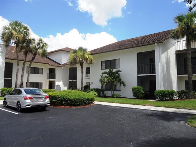 1 of 28 - 3500 Twin Lakes Terrace 202, Fort Pierce, FL