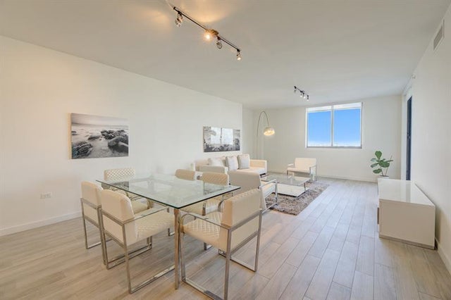 5 of 37 - 999 Sw 1st Ave 2913, Miami, FL