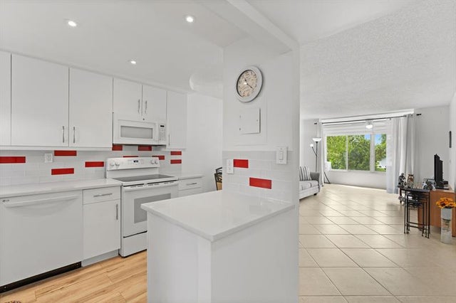 9660 Sunrise Lakes Blvd 208, Sunrise