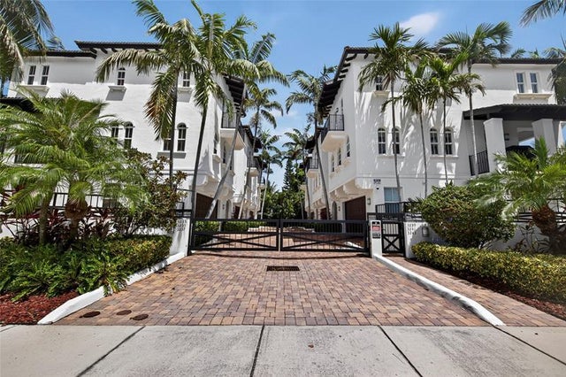1 of 61 - 3241 Ne 13th St, Pompano Beach, FL