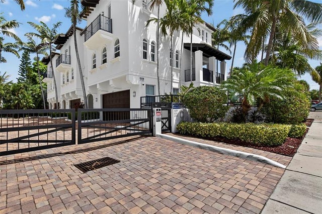 2 of 61 - 3241 Ne 13th St, Pompano Beach, FL