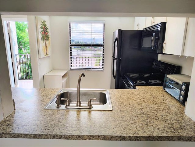 3 of 33 - 2793 Nw 104th Ave 305, Sunrise, FL