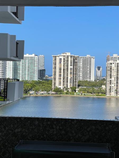 2 of 10 - 2750 Ne 183rd St 1401, Aventura, FL