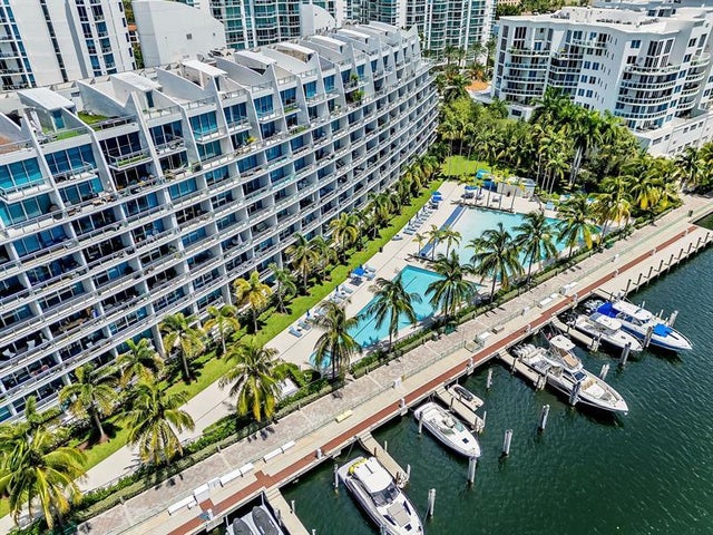 2 of 37 - 2950 Ne 188th St 421, Aventura, FL