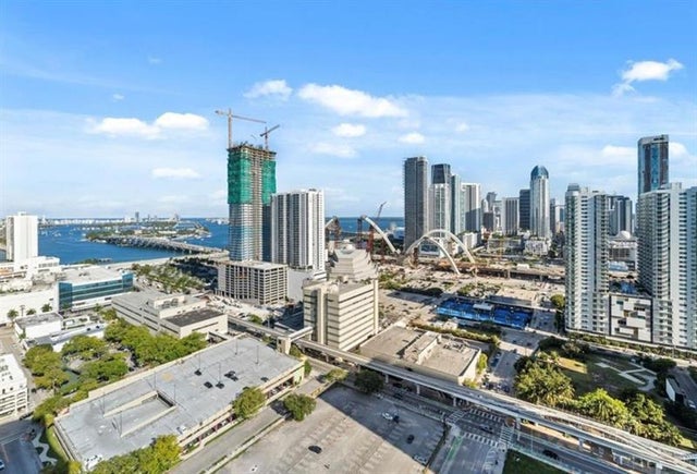 3 of 37 - 1600 Ne 1st Ave 1507, Miami, FL