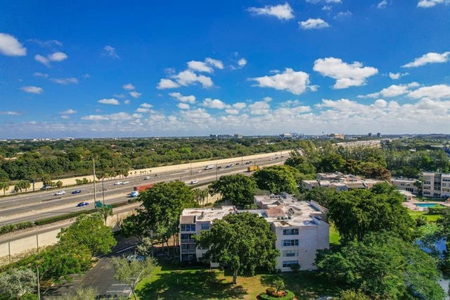 4 of 35 - 9471 Evergreen Pl 104, Davie, FL