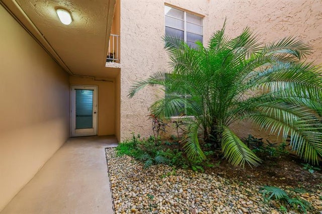 5 of 35 - 9471 Evergreen Pl 104, Davie, FL