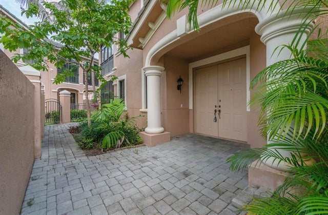 3 of 32 - 2620 Center Court Dr 1-27, Weston, FL