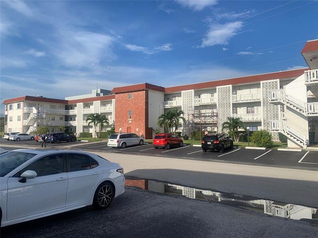 1 of 8 - 1490 Nw 43rd Ave 310, Lauderhill, FL