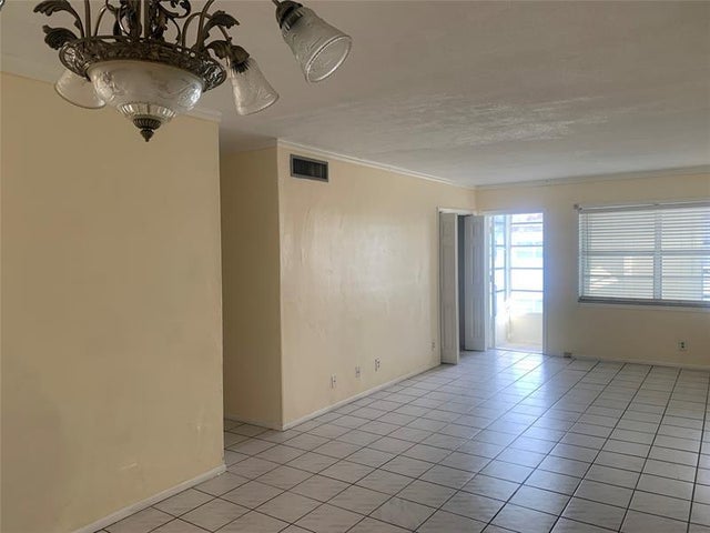 4 of 8 - 1490 Nw 43rd Ave 310, Lauderhill, FL