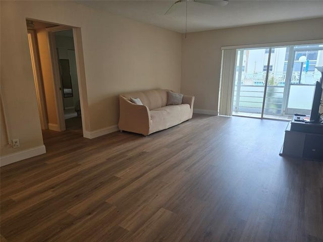 5 of 26 - 1428 Se 4th Ave 107, Deerfield Beach, FL