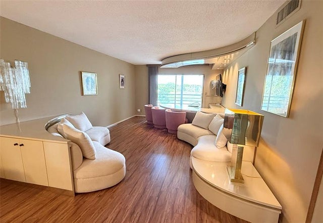 3 of 26 - 2903 Se Victoria Cir 03, Coconut Creek, FL