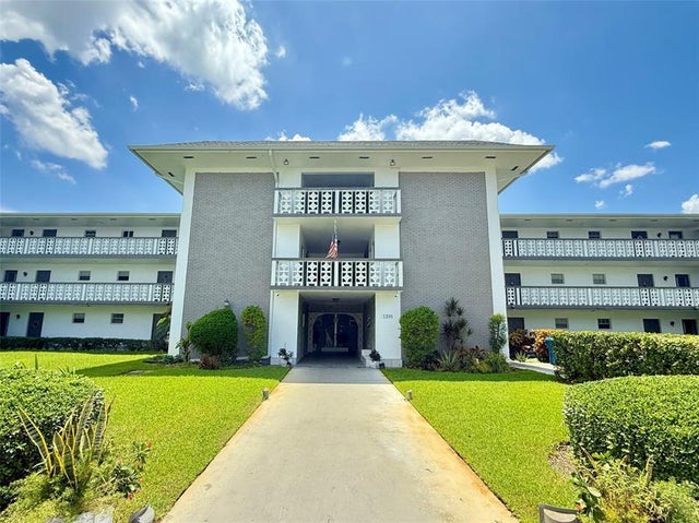 1 of 22 - 1201 Hillcrest Ct 109, Hollywood, FL