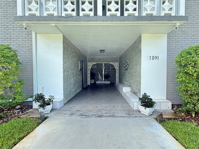 3 of 22 - 1201 Hillcrest Ct 109, Hollywood, FL