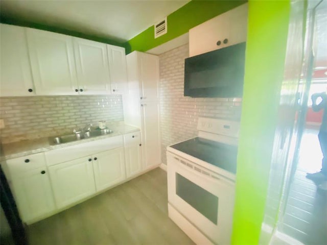 4 of 7 - 495 Se 8th St 137, Deerfield Beach, FL