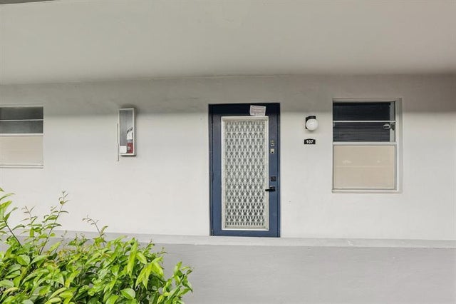 4 of 32 - 7897 Golf Circle Dr 107, Margate, FL