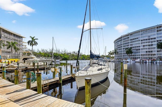 5 of 42 - 1427 E Hillsboro Blvd 327, Deerfield Beach, FL