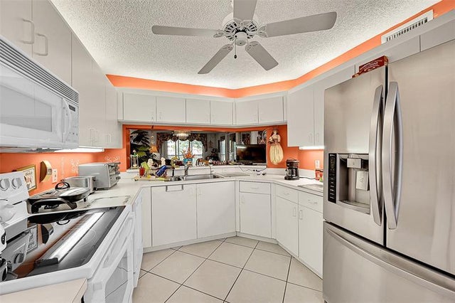 4 of 44 - 2541 N Nob Hill Rd 206, Sunrise, FL