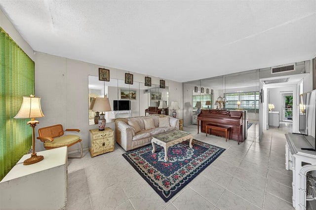 4 of 28 - 102 Newport F 102, Deerfield Beach, FL