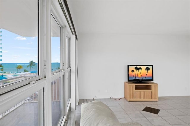 3 of 40 - 3850 Galt Ocean Dr 407, Fort Lauderdale, FL