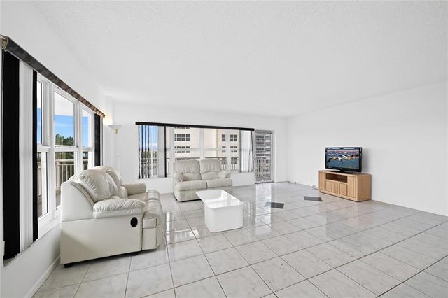 4 of 40 - 3850 Galt Ocean Dr 407, Fort Lauderdale, FL