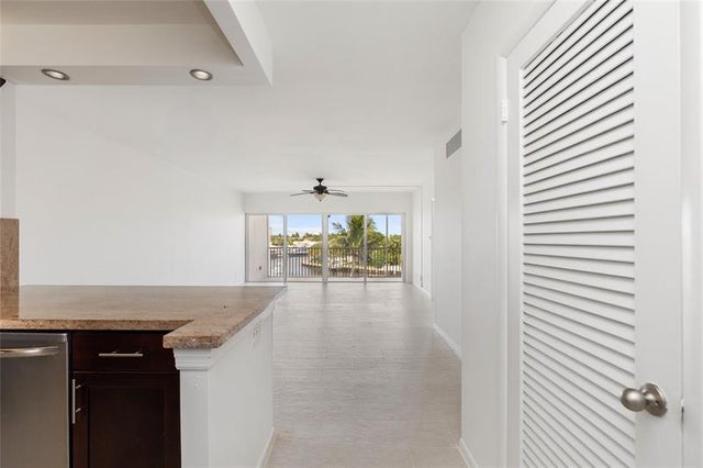 4 of 57 - 390 N Federal Hwy 406, Deerfield Beach, FL