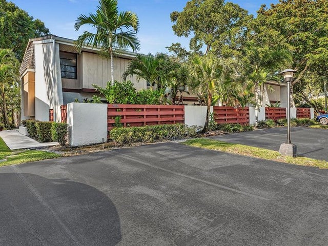 2 of 53 - 3008 Willow Ln 265, Hollywood, FL