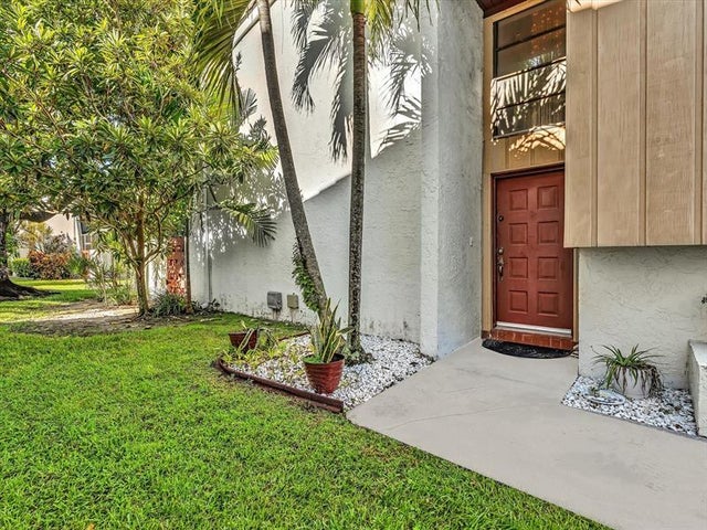 5 of 53 - 3008 Willow Ln 265, Hollywood, FL