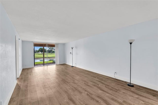 4 of 21 - 3100 W Rolling Hills Cir 109, Davie, FL