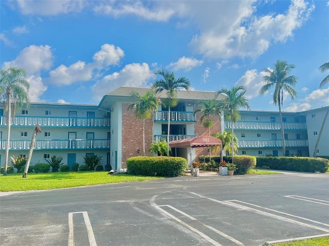 1 of 47 - 981 Hillcrest Ct 306, Hollywood, FL