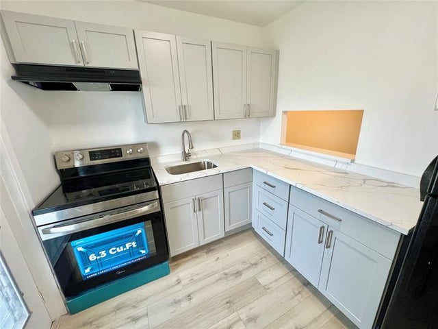 2 of 47 - 981 Hillcrest Ct 306, Hollywood, FL