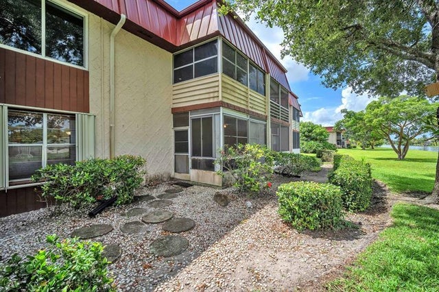 3 of 36 - 12025 W Greenway Drive 104, Royal Palm Beach, FL