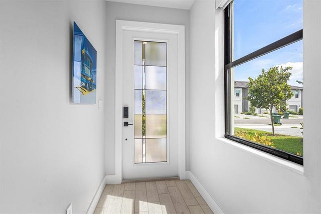 2 of 37 - 2238 Appleton Cir, Oakland Park, FL