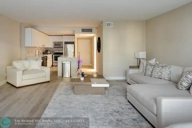 2 of 12 - 2301 Collins Ave 327, Miami Beach, FL