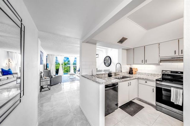 4 of 26 - 3581 S Ocean Boulevard 3b, South Palm Beach, FL